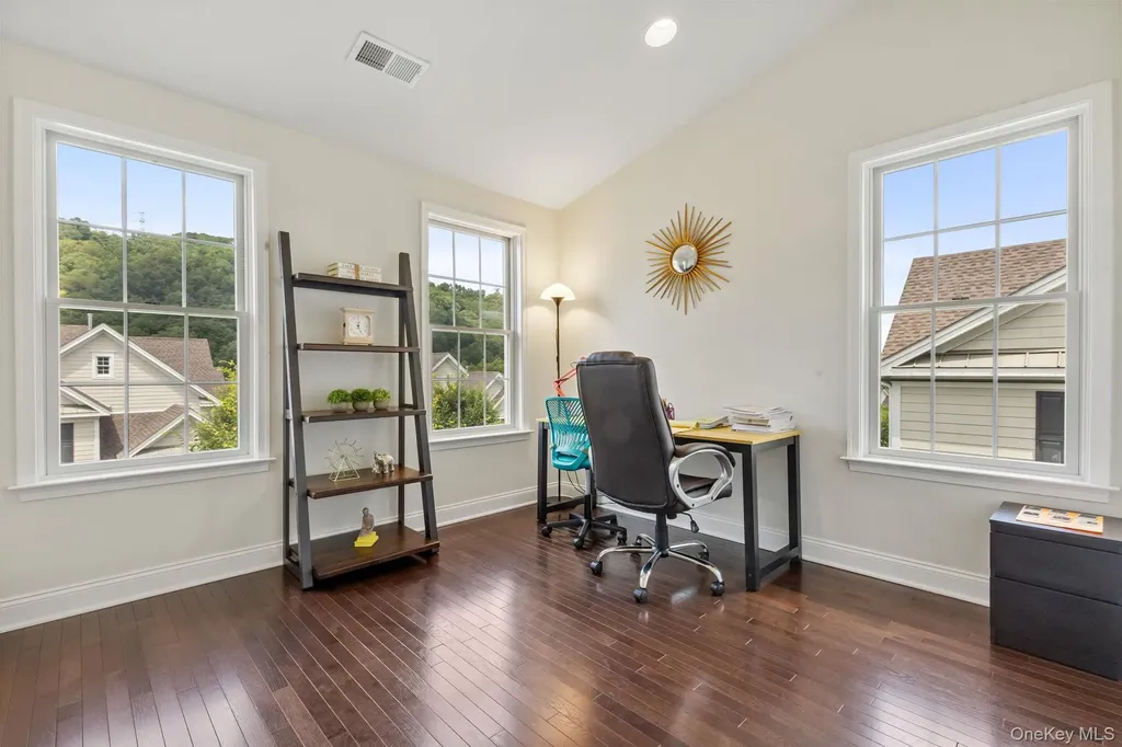19 Dennis Lane Pleasantville NY 10570