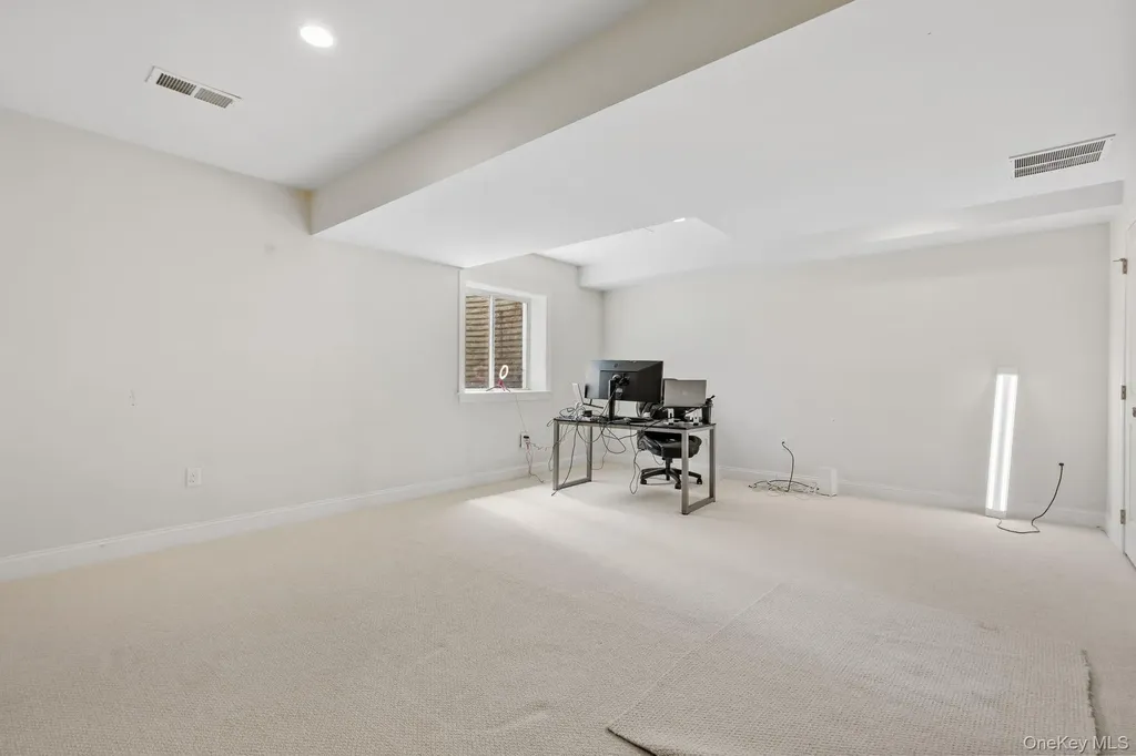 19 Dennis Lane Pleasantville NY 10570