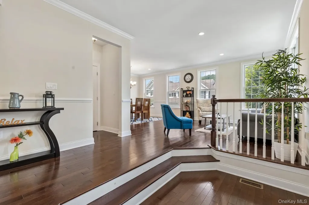 19 Dennis Lane Pleasantville NY 10570