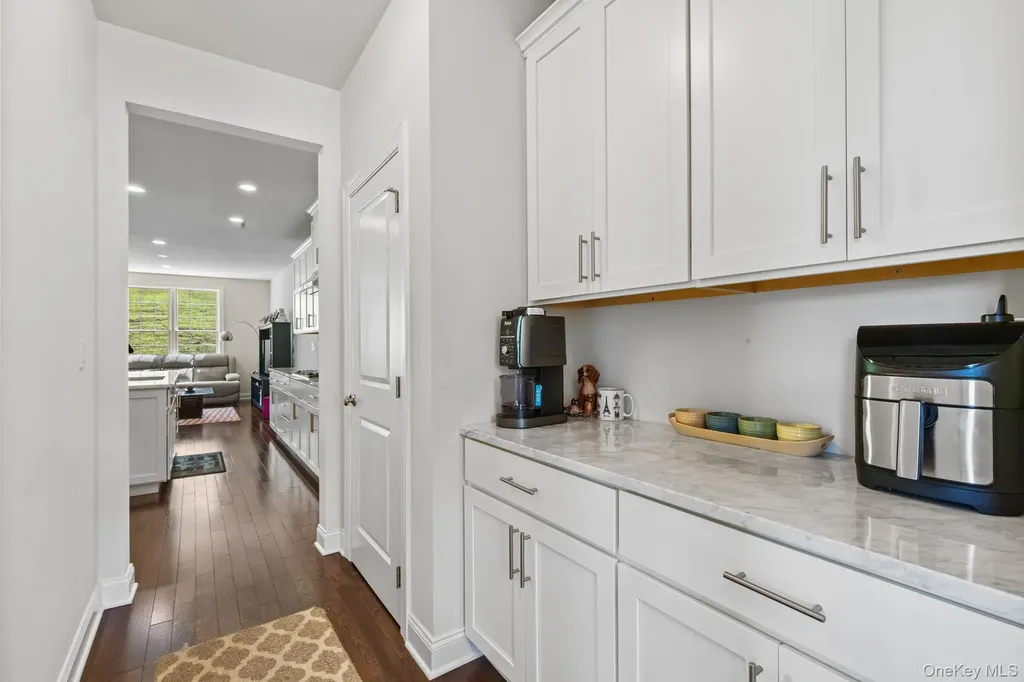 19 Dennis Lane Pleasantville NY 10570