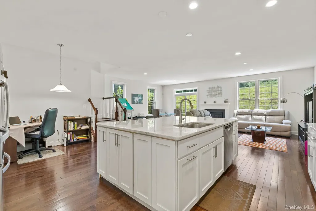 19 Dennis Lane Pleasantville NY 10570