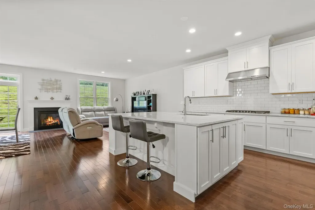 19 Dennis Lane Pleasantville NY 10570