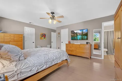 33 Aspen Court Fishkill NY 12524