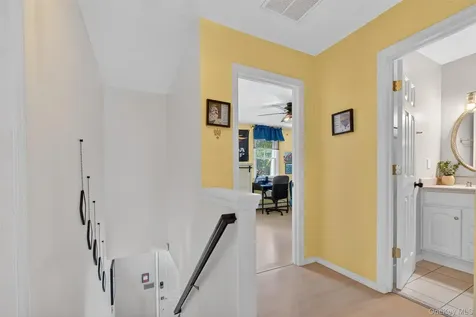 33 Aspen Court Fishkill NY 12524