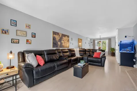 33 Aspen Court Fishkill NY 12524