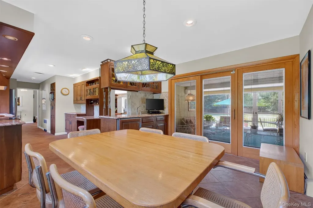 18 Wellesley Place Fishkill NY 12524