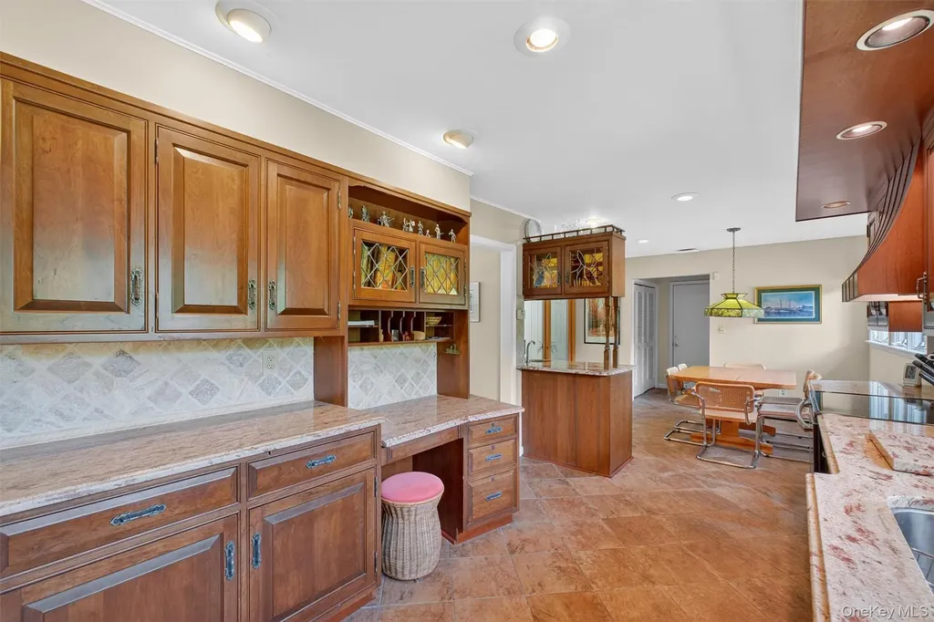 18 Wellesley Place Fishkill NY 12524