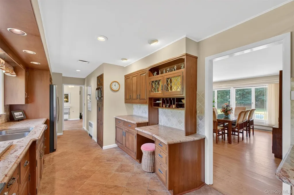 18 Wellesley Place Fishkill NY 12524