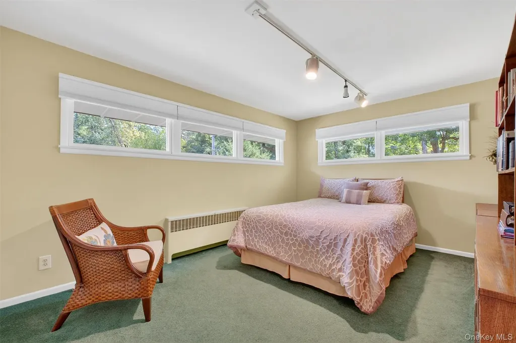 18 Wellesley Place Fishkill NY 12524