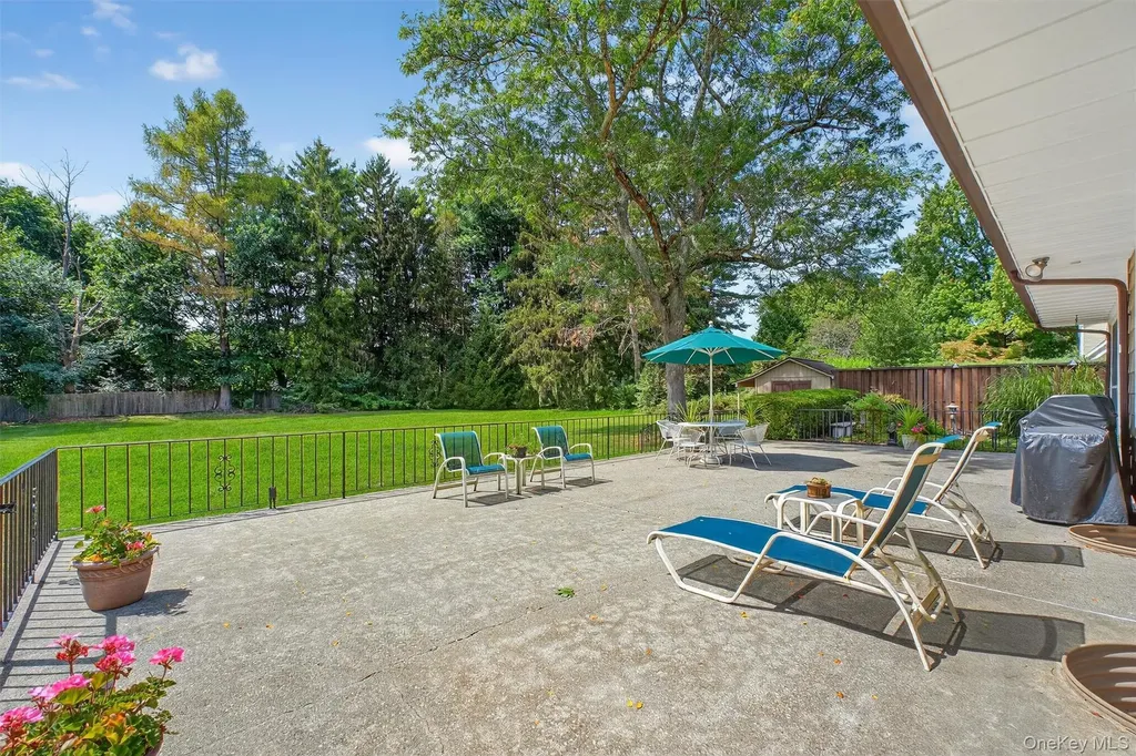 18 Wellesley Place Fishkill NY 12524
