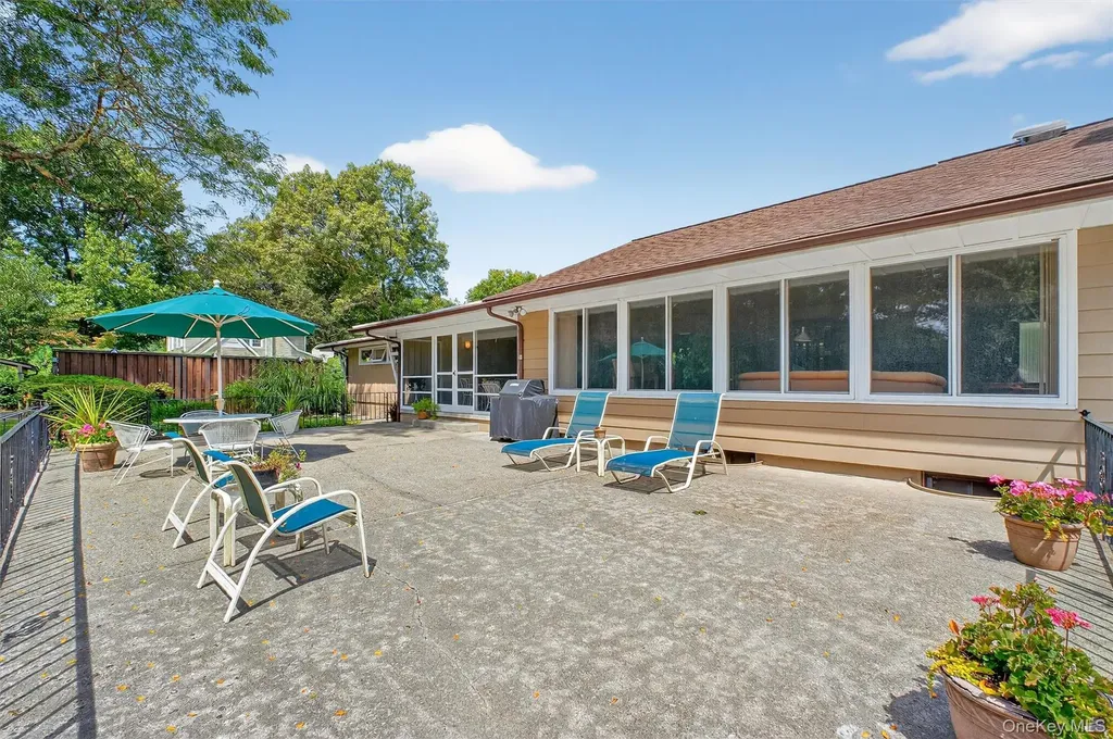 18 Wellesley Place Fishkill NY 12524