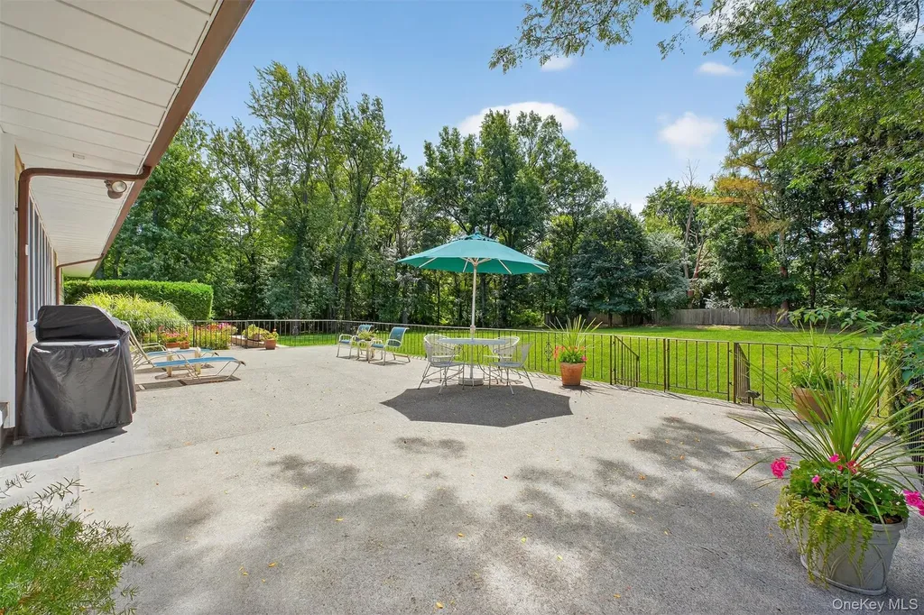 18 Wellesley Place Fishkill NY 12524
