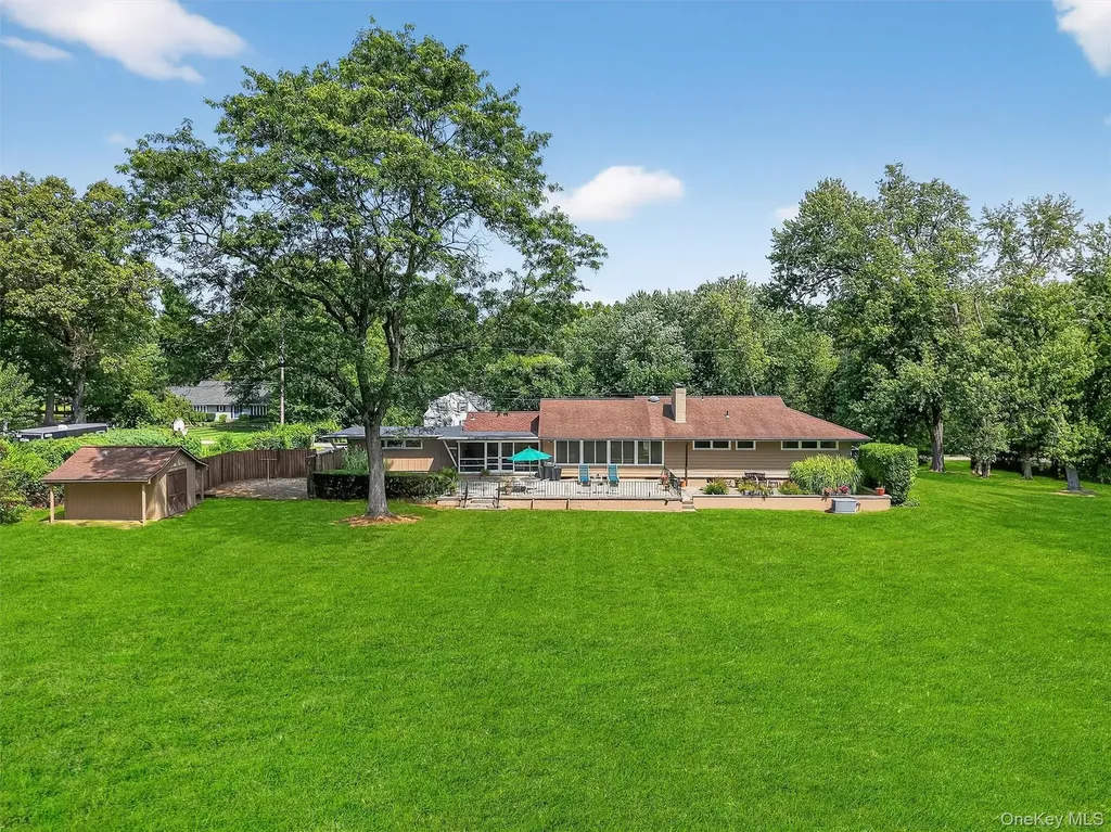 18 Wellesley Place Fishkill NY 12524