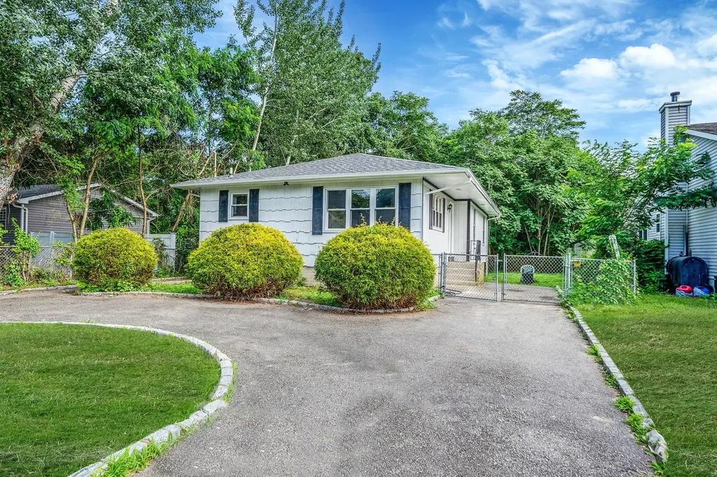 44 Edgewater Drive Mastic Beach NY 11951