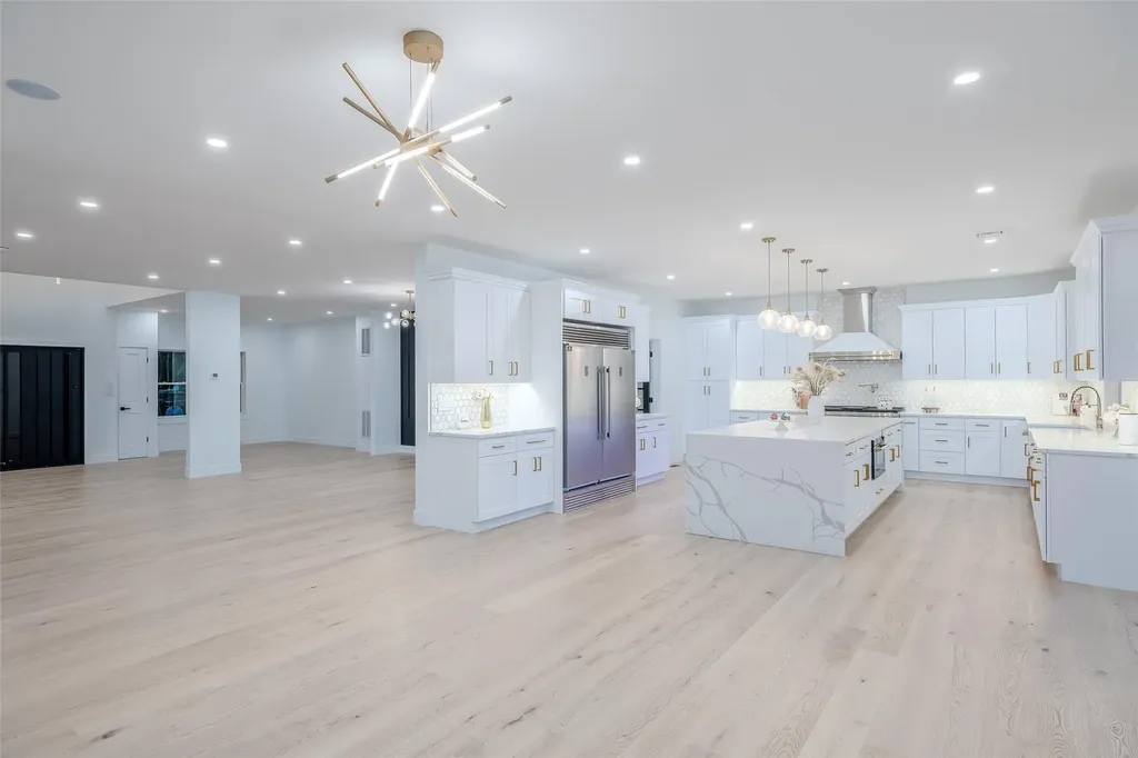 9 Friends Lane Westbury NY 11590