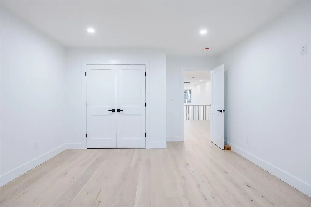 9 Friends Lane Westbury NY 11590