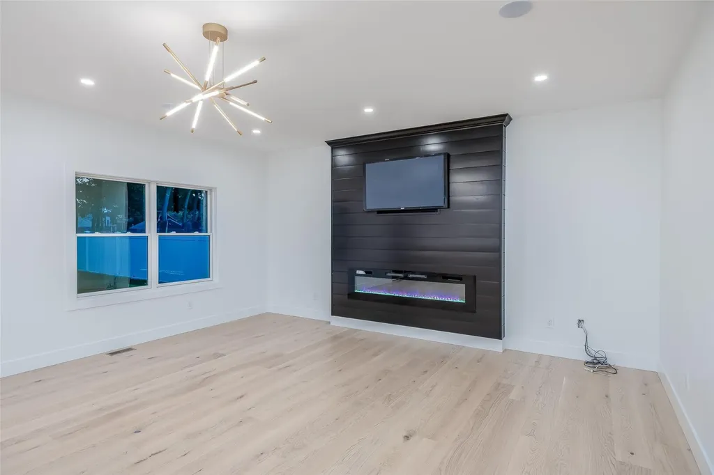 9 Friends Lane Westbury NY 11590