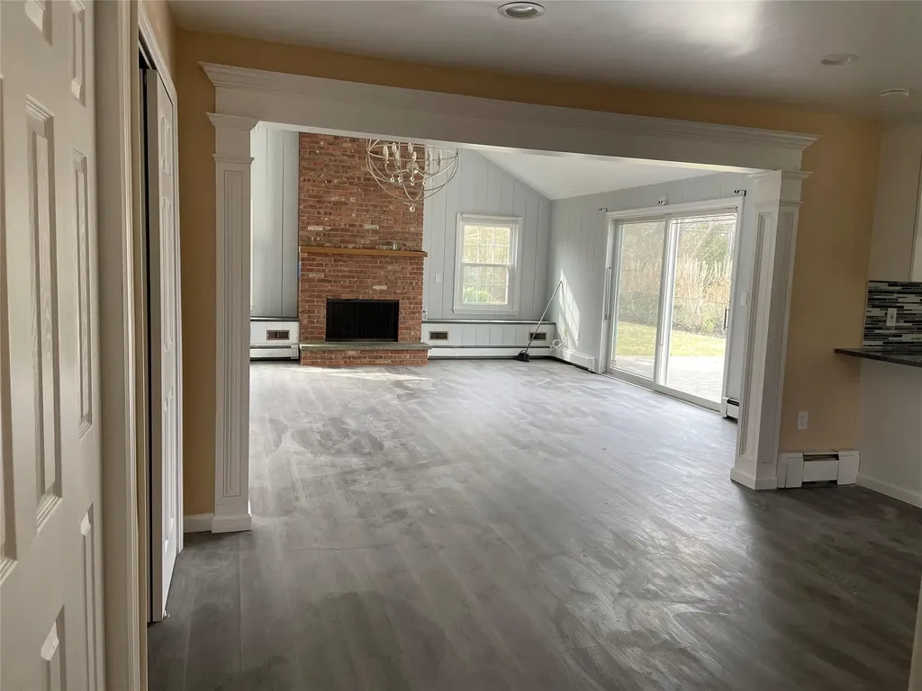 8 Mosshill Place Stony Brook NY 11790