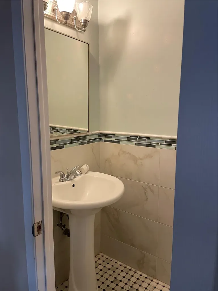 8 Mosshill Place Stony Brook NY 11790