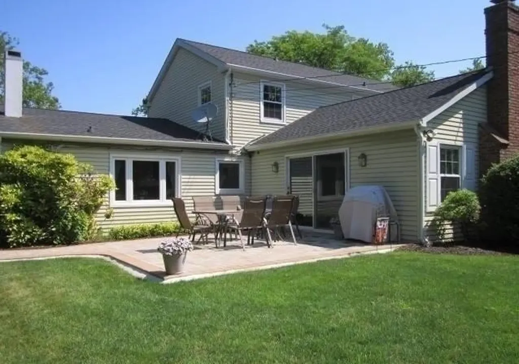 8 Mosshill Place Stony Brook NY 11790