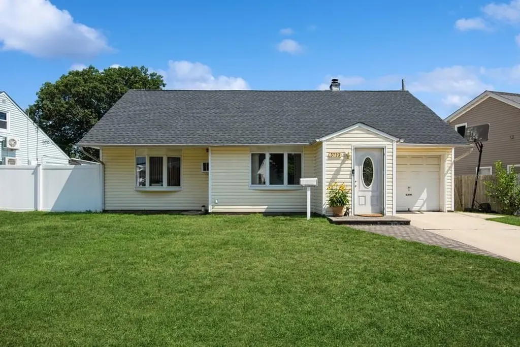 3723 Fiddler Lane Bethpage NY 11714