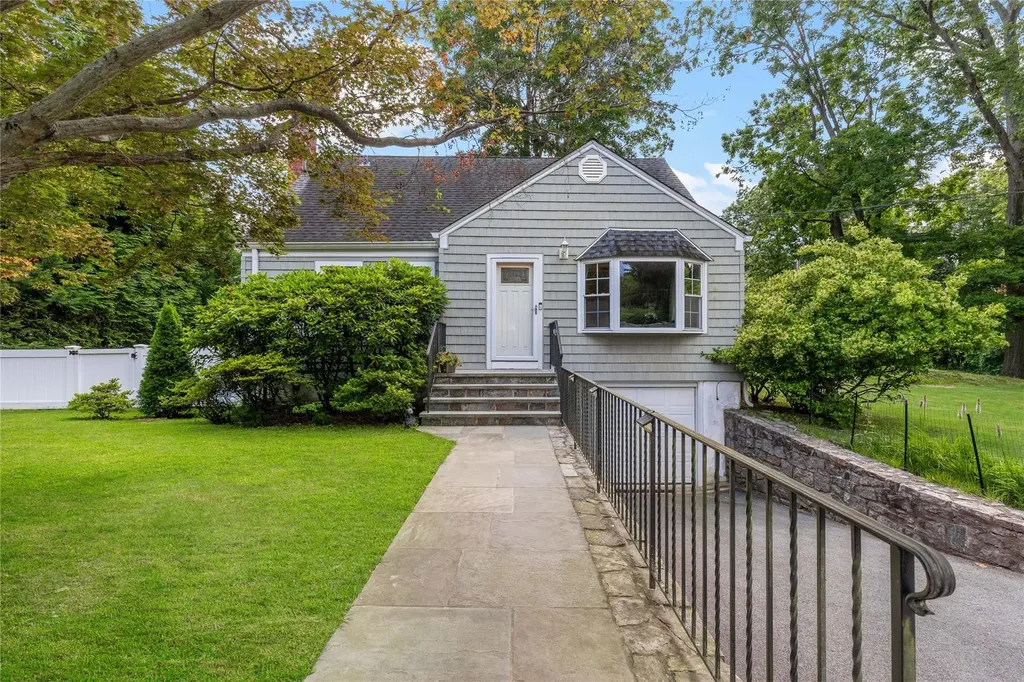604 Hampshire Road Mamaroneck NY 10543