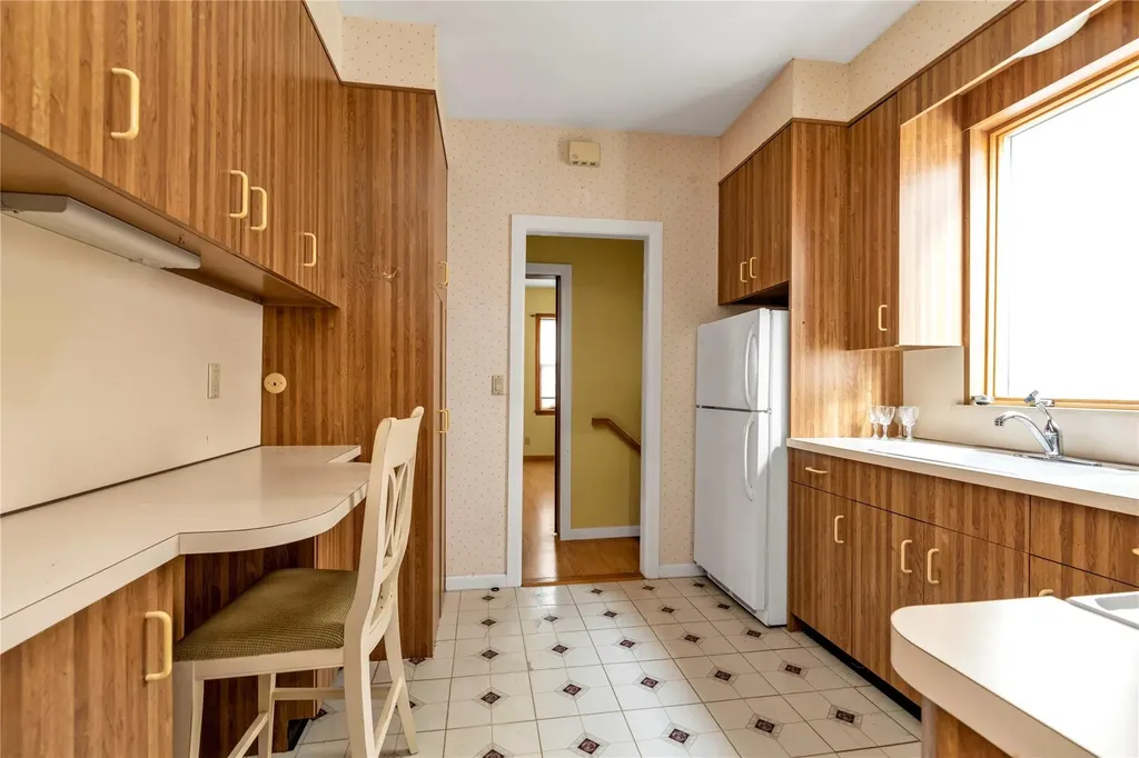 7971 77th Road Glendale NY 11385