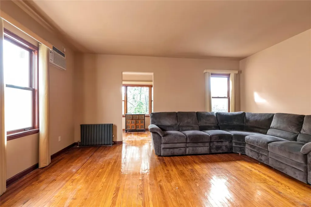 7971 77th Road Glendale NY 11385