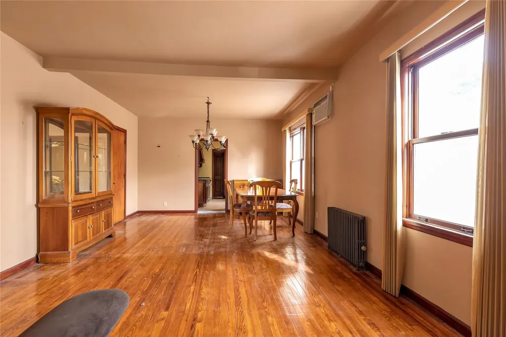 7971 77th Road Glendale NY 11385