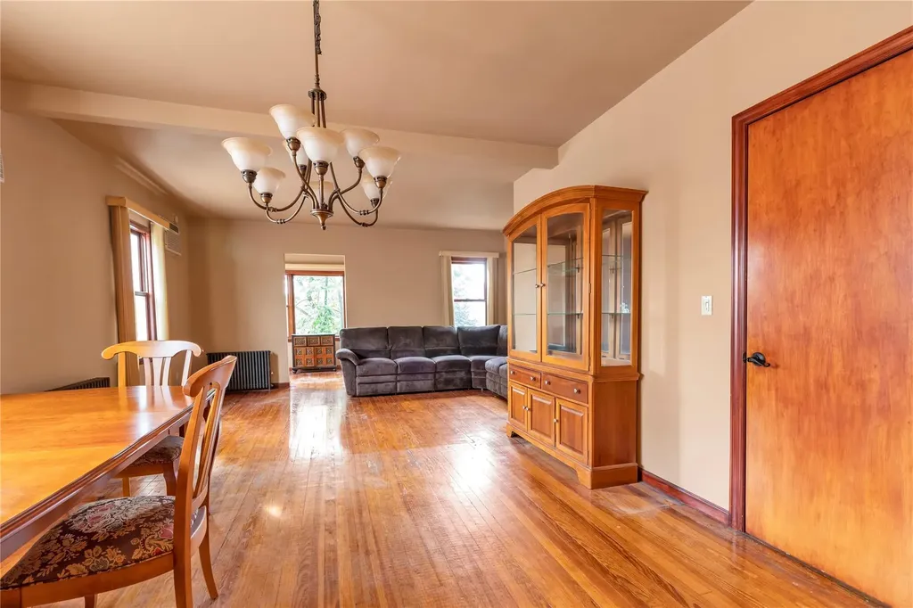 7971 77th Road Glendale NY 11385