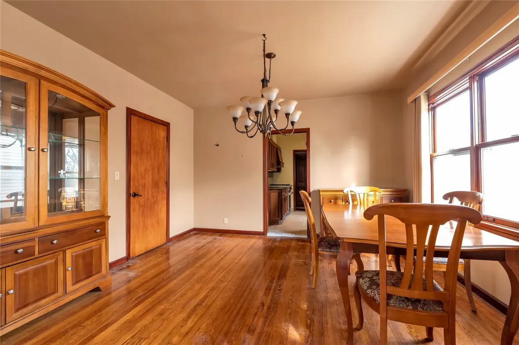 7971 77th Road Glendale NY 11385