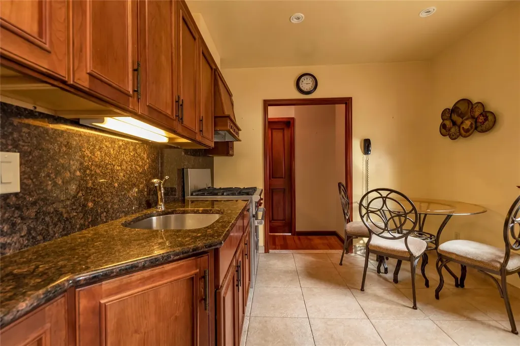 7971 77th Road Glendale NY 11385