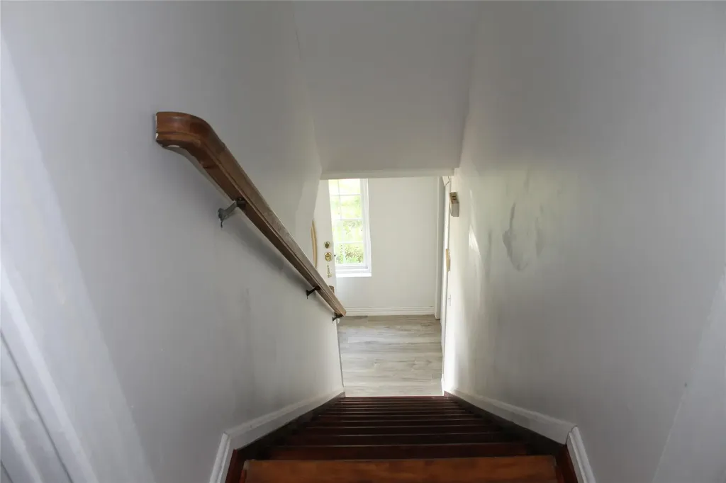 11 Roberts Road Shirley NY 11967