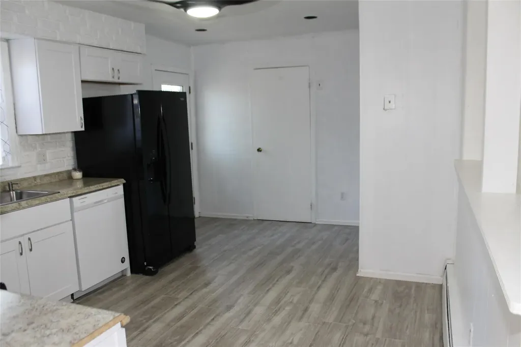 11 Roberts Road Shirley NY 11967