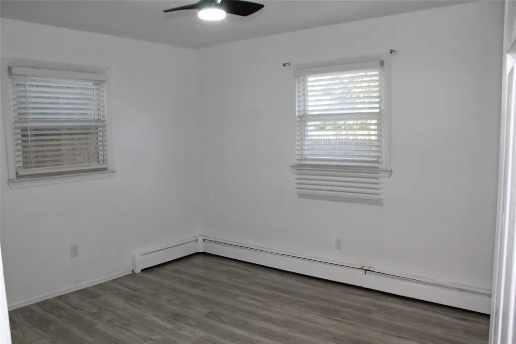 11 Roberts Road Shirley NY 11967