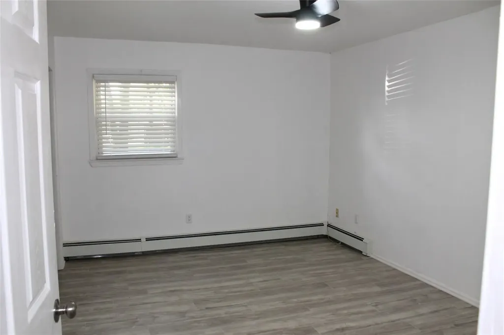 11 Roberts Road Shirley NY 11967