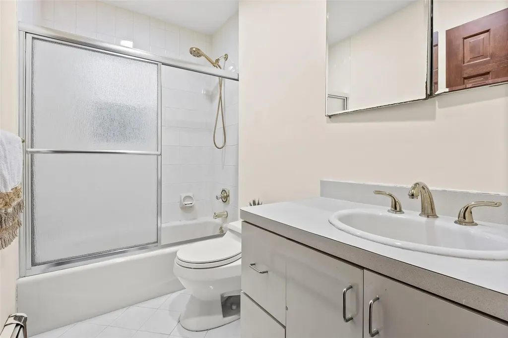 3067 Johnson Place Wantagh NY 11793