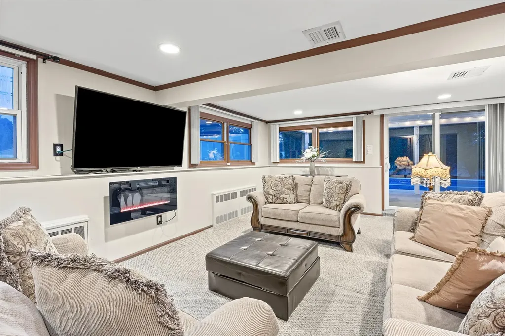 3067 Johnson Place Wantagh NY 11793