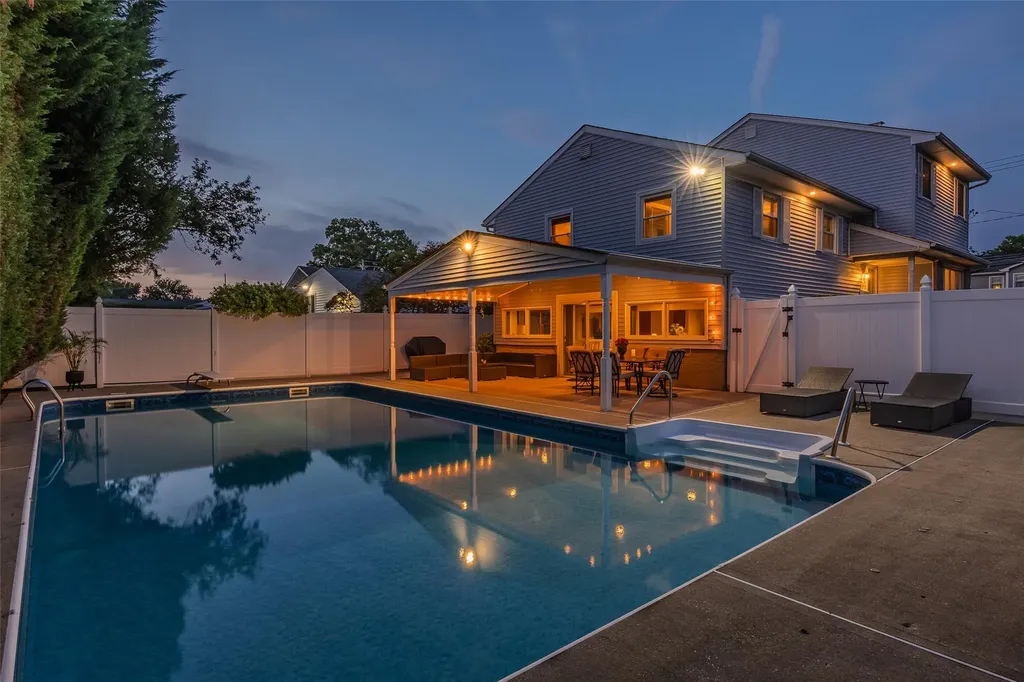 3067 Johnson Place Wantagh NY 11793