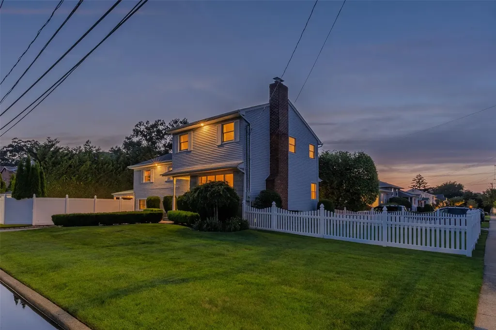 3067 Johnson Place Wantagh NY 11793
