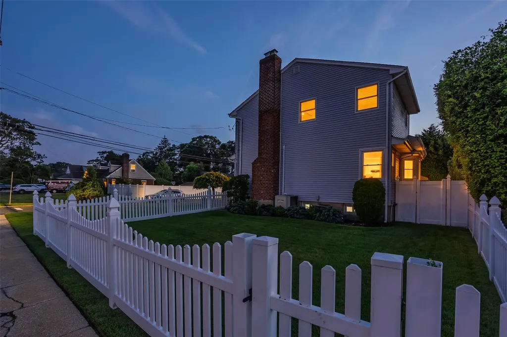 3067 Johnson Place Wantagh NY 11793