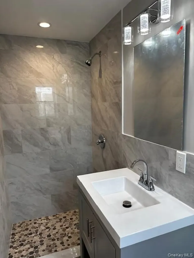 558 Oxford Road Cedarhurst NY 11516