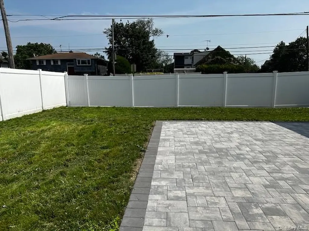 558 Oxford Road Cedarhurst NY 11516