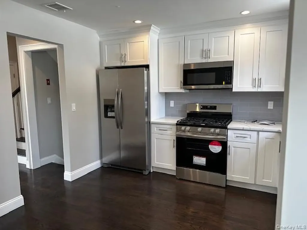 558 Oxford Road Cedarhurst NY 11516
