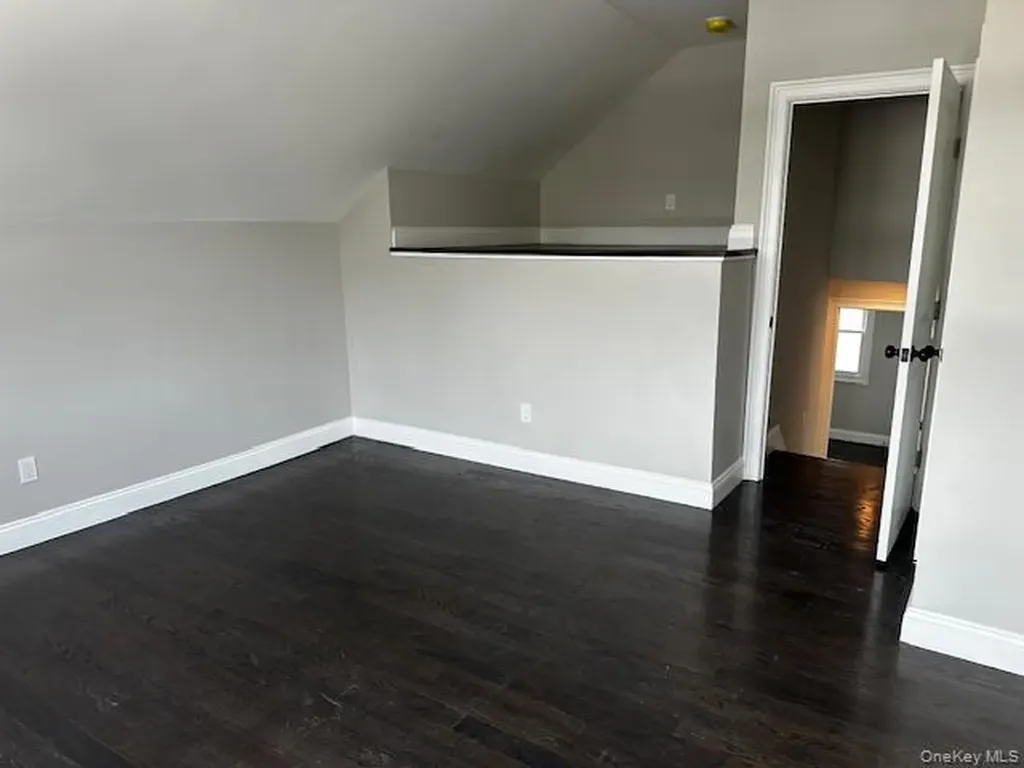 558 Oxford Road Cedarhurst NY 11516