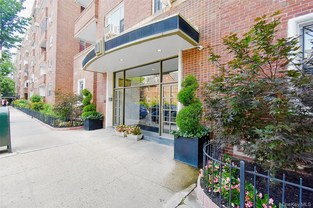 3441 85th Jackson Heights NY 11372