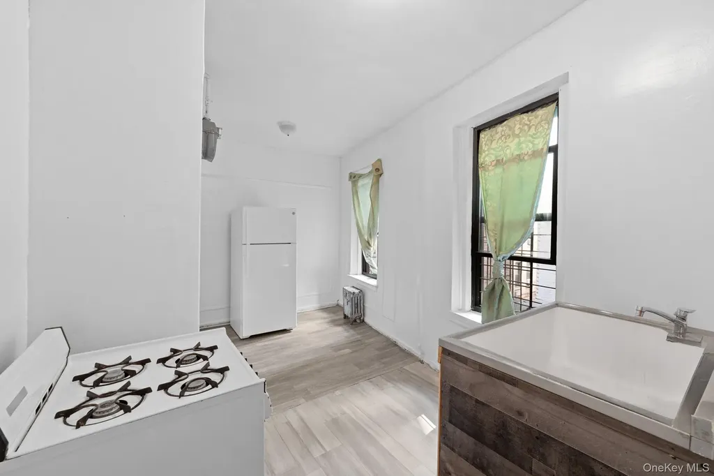 941 Jerome Avenue Bronx NY 10452