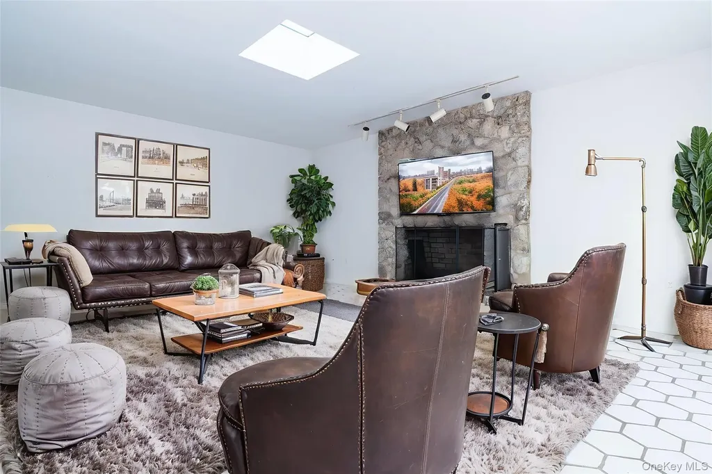 23 Rolling Way New City NY 10956