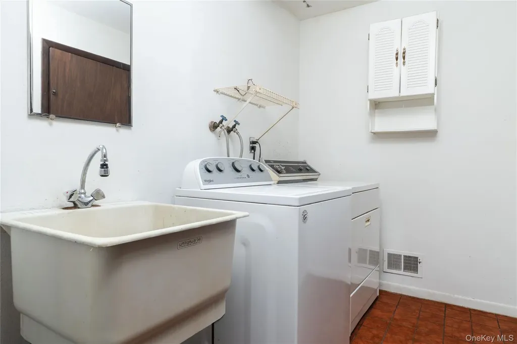 23 Rolling Way New City NY 10956