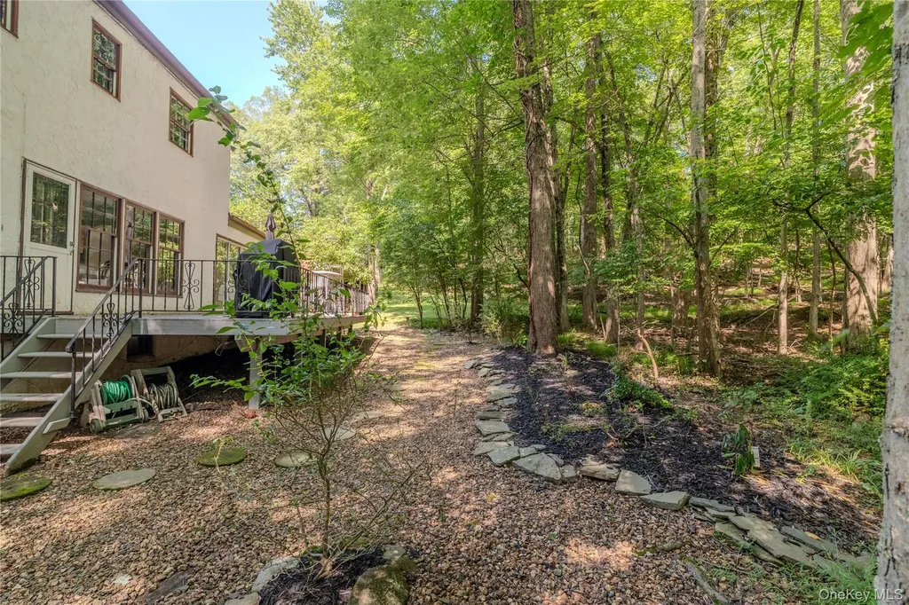 23 Rolling Way New City NY 10956